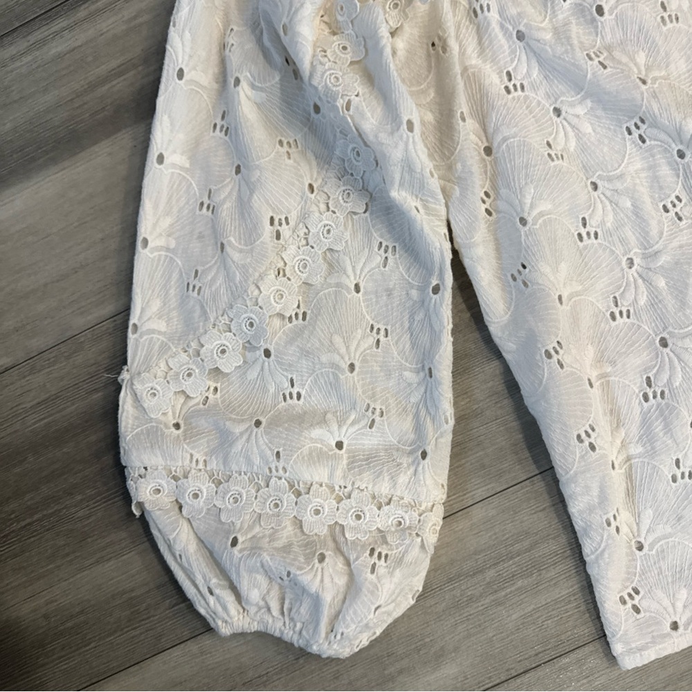 Elegant White Eyelet Blouse for Women - Picture 4 of 5
